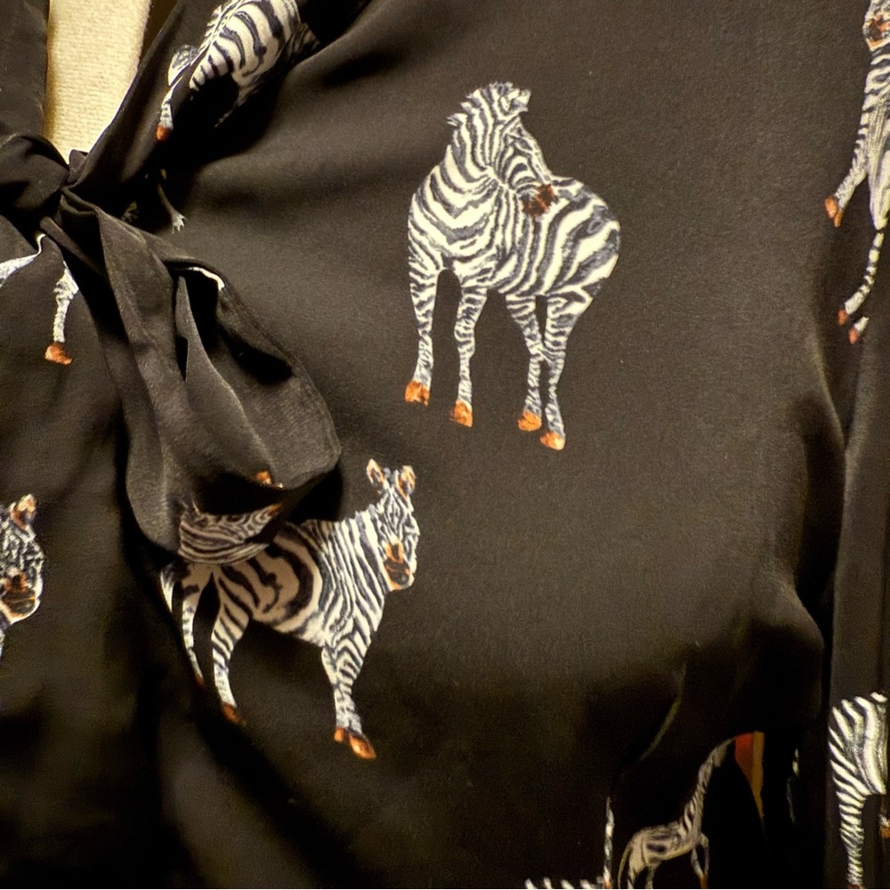 Unique Vintage Plus 1940s Zebra Print Blouse 4X NWT - Picture 5 of 7